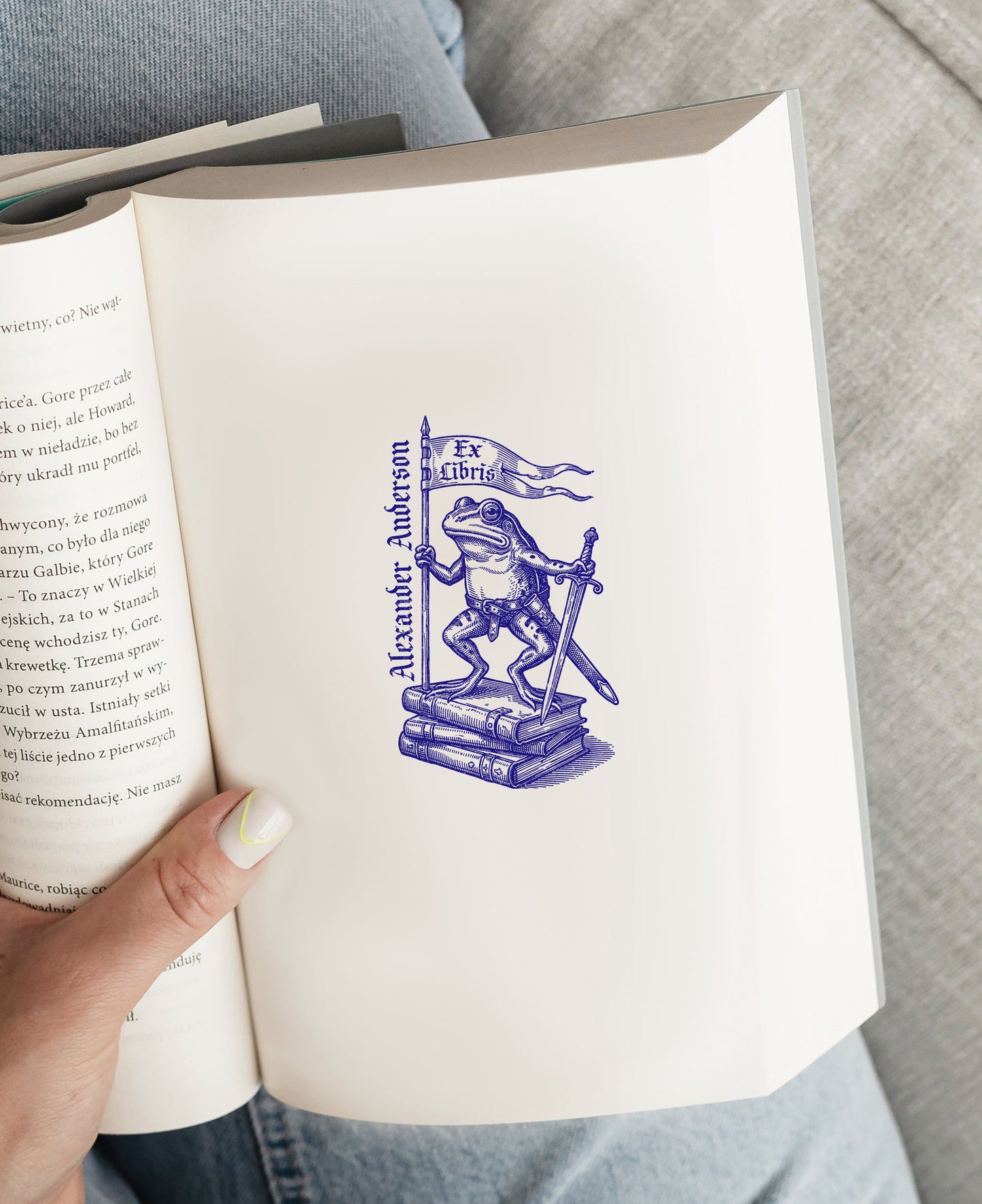 Huzzah Frog Book Stamp Renaissance Faire Frog Ex Libris Medieval Fantasy BookLover Gift for Man Collectible Bookplate Sward Library Stamp
ex libris stamp
personalized stamp
book lover gift
library bookplate
unique book stamp
bibliophile gift
collectible stamp
bookish gift
book gift for him
huzzah frog book stamp
goblincore
Medieval Fantasy BookLover Gif
knight frog library stamp