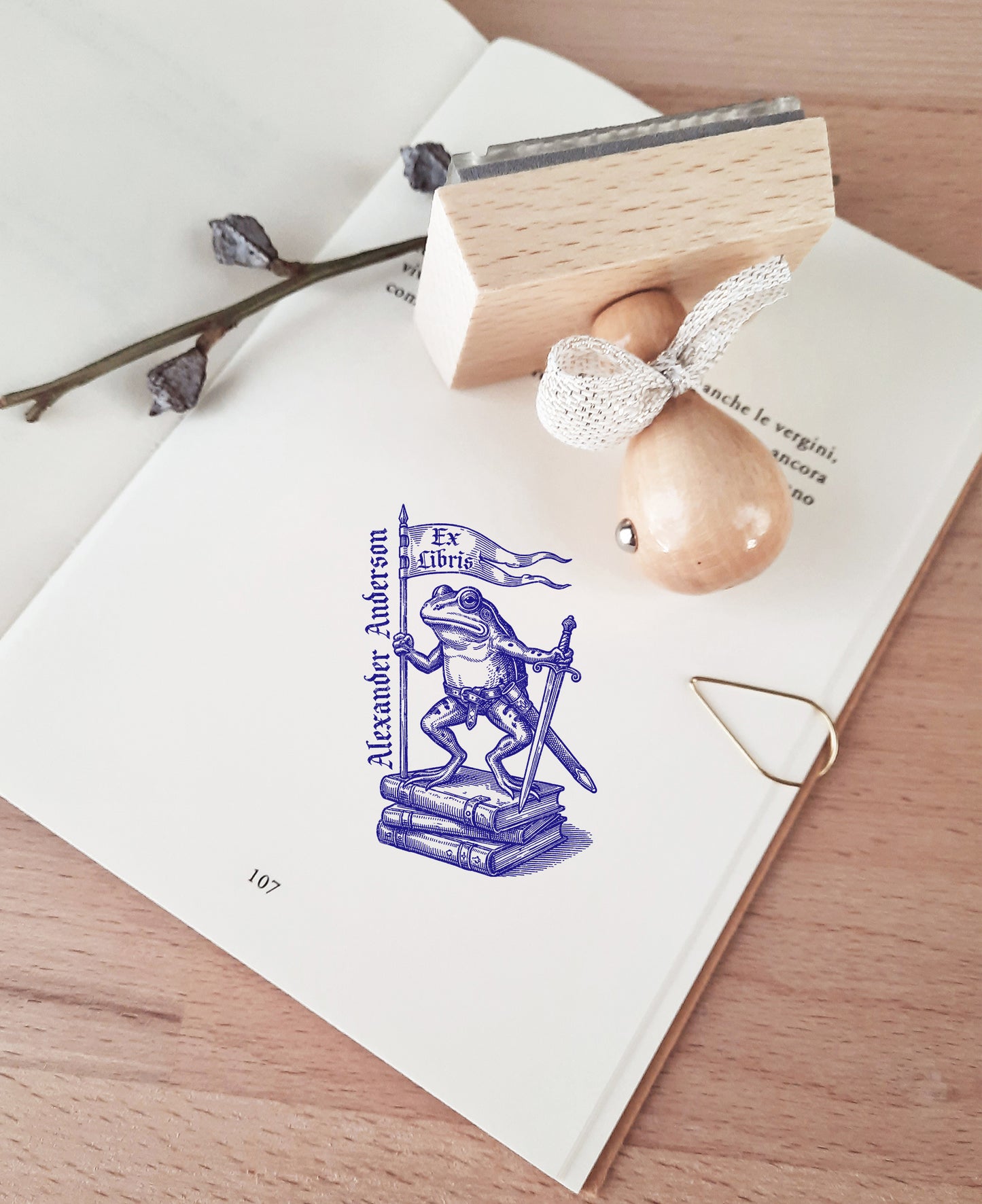 Huzzah Frog Book Stamp Renaissance Faire Frog Ex Libris Medieval Fantasy BookLover Gift for Man Collectible Bookplate Sward Library Stamp
ex libris stamp
personalized stamp
book lover gift
library bookplate
unique book stamp
bibliophile gift
collectible stamp
bookish gift
book gift for him
huzzah frog book stamp
goblincore
Medieval Fantasy BookLover Gif
knight frog library stamp